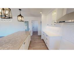 22 POSTMA CRESCENT - 8