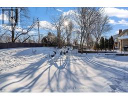 31 FOXCROFT CRESCENT - 39