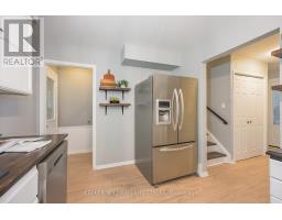 12 STIRLING CRESCENT - 17