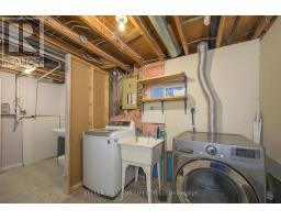 12 STIRLING CRESCENT - 27