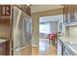 715 GROSVENOR STREET - 12