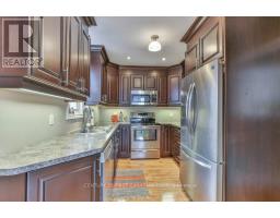 715 GROSVENOR STREET - 13