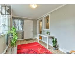 715 GROSVENOR STREET - 21