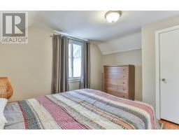 715 GROSVENOR STREET - 22