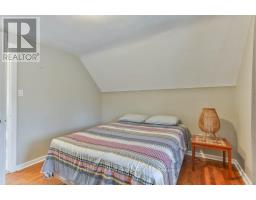 715 GROSVENOR STREET - 23