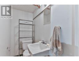 715 GROSVENOR STREET - 29