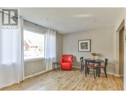 715 GROSVENOR STREET - 7