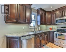 715 GROSVENOR STREET - 9