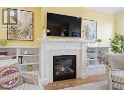 26 - 725 EAGLETRACE DRIVE - 26