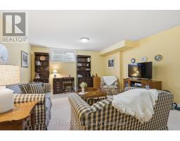 26 - 725 EAGLETRACE DRIVE - 36