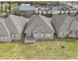 26 - 725 EAGLETRACE DRIVE - 42