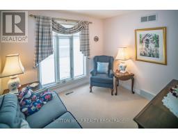 25 - 499 TEEPLE TERRACE - 18