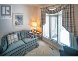 25 - 499 TEEPLE TERRACE - 19