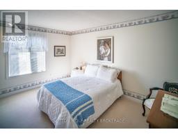 25 - 499 TEEPLE TERRACE - 27