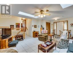 234 MANITOULIN DRIVE - 11