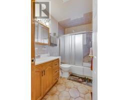 234 MANITOULIN DRIVE - 13