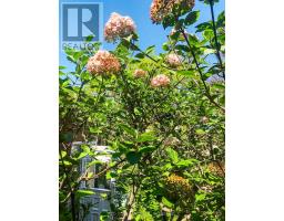 234 MANITOULIN DRIVE - 38