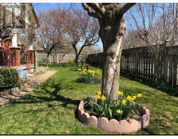 234 MANITOULIN DRIVE - 42