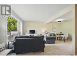 82 - 1990 WAVELL STREET - 21