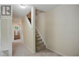 82 - 1990 WAVELL STREET - 23