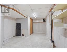 39 FORD CRESCENT - 36