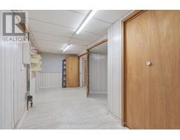 39 FORD CRESCENT - 37