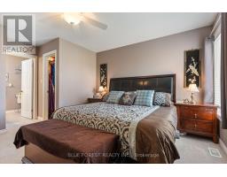 37 UPPER CANADA DRIVE - 16