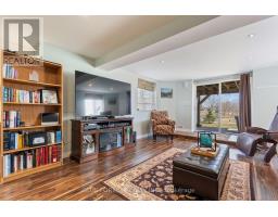 37 UPPER CANADA DRIVE - 24