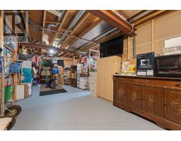 37 UPPER CANADA DRIVE - 26