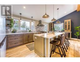 5168 LAKESHORE ROAD - 18