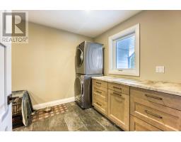 5168 LAKESHORE ROAD - 27