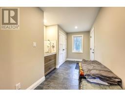 5168 LAKESHORE ROAD - 28