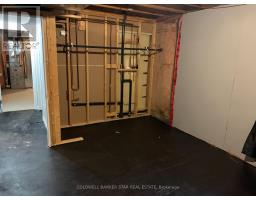 27 STEELE STREET - 23