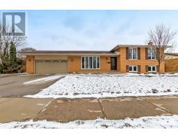 720 GRENFELL DRIVE - 32