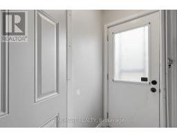 74 ERICA CRESCENT - 40