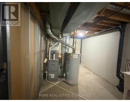 33 - 35 WATERMAN AVENUE - 23