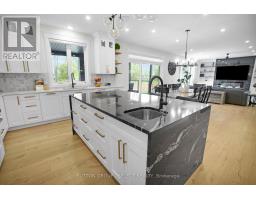 48 ROYAL CRESCENT - 11