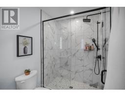 48 ROYAL CRESCENT - 23