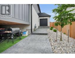 48 ROYAL CRESCENT - 47