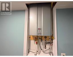 2 - 30 FORWARD AVENUE - 40