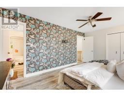 15 MOHICAN DRIVE - 22