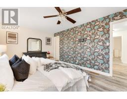 15 MOHICAN DRIVE - 23