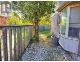 15 MOHICAN DRIVE - 41