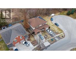 15 MOHICAN DRIVE - 43