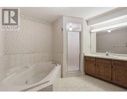 39 - 5 CADEAU TERRACE - 41