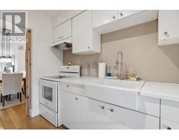 12 GUILDWOOD WALK - 17