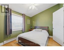 12 GUILDWOOD WALK - 19