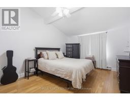 12 GUILDWOOD WALK - 22