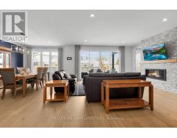 956 EAGLETRACE DRIVE - 13