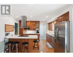 96 ROLLSCOURT PLACE - 11